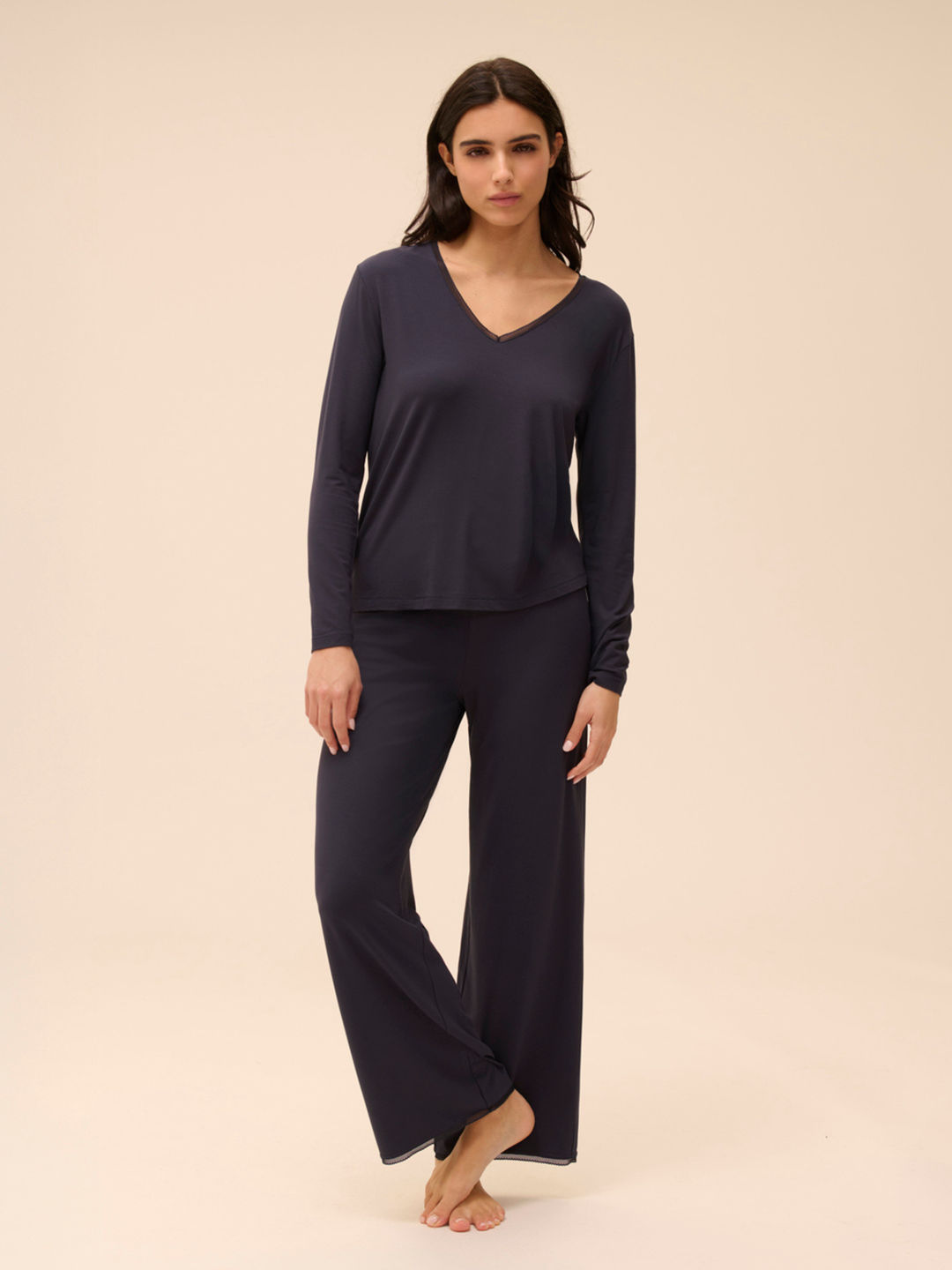 LOUNGEWEAR